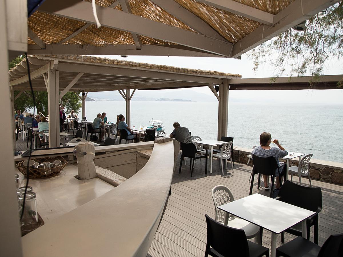 Olive Press Hotel & Apartments Митимна Екстериор снимка