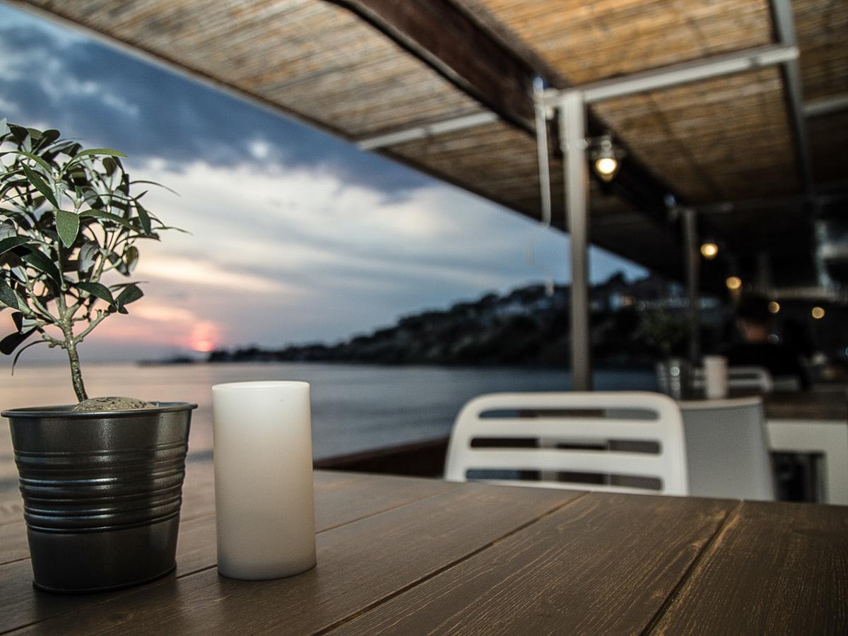 Olive Press Hotel & Apartments Митимна Екстериор снимка