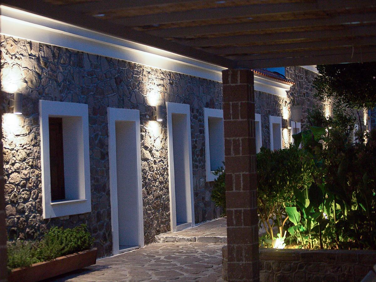 Olive Press Hotel & Apartments Митимна Екстериор снимка