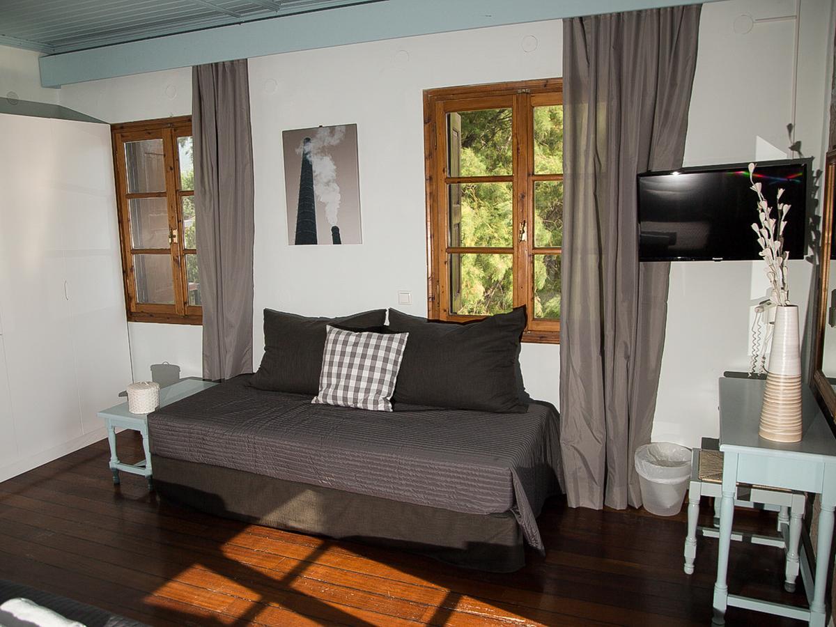Olive Press Hotel & Apartments Митимна Екстериор снимка