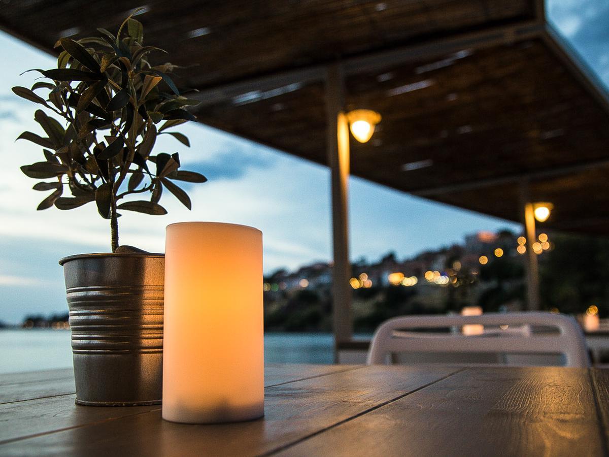 Olive Press Hotel & Apartments Митимна Екстериор снимка